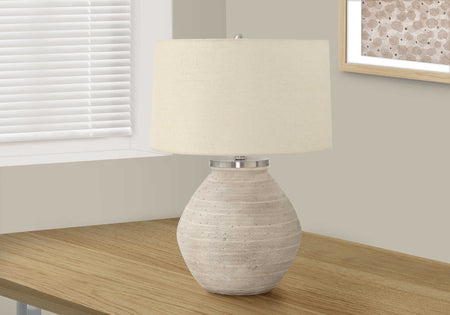 ÉCLAIRAGE - LAMPE DE TABLE 25"H BÉTON CRÈME / ABAT-JOUR BEIGE